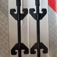 Coil spring compressor