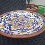 Hand-painted Italian ceramic plate in the classic "Ricco Deruta" pattern Image 2