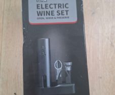 Unopened electric wine set