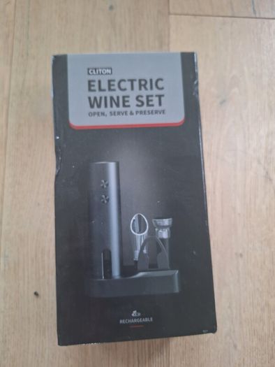 Unopened electric wine set