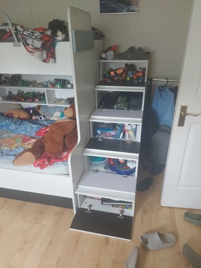 bunk bed