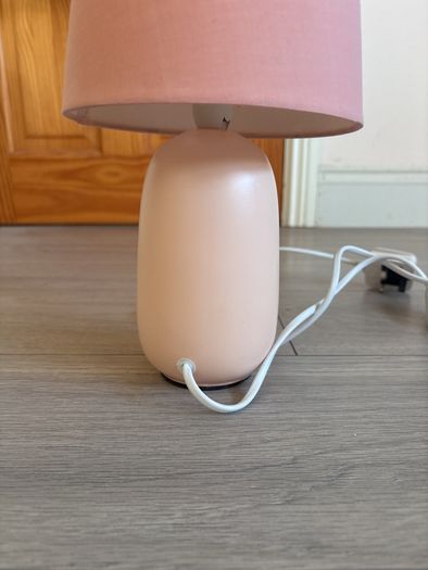 Table lamp