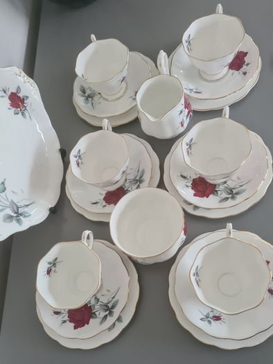 21 pcs Royal Albert Sweet Romance Tea Set