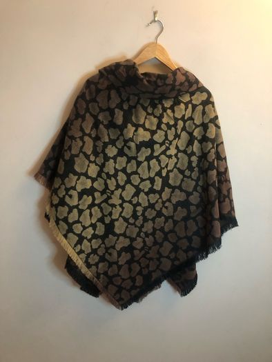 Modena poncho (one size)