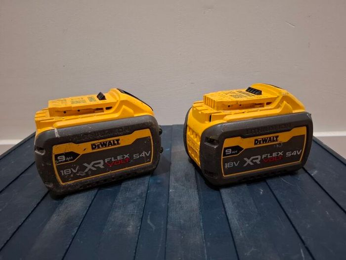 2 Dewalt flex batteries 9AH from 2023,2024