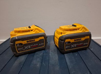 2 Dewalt flex batteries 9AH from 2023,2024