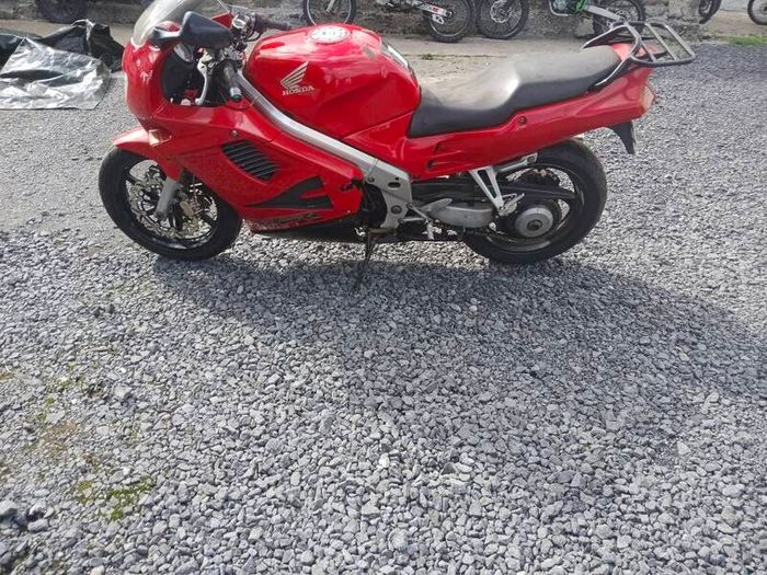 black bird1100 1998 vfr BREAKING ONLY