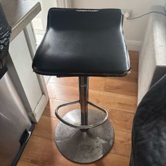 2 black bar stools