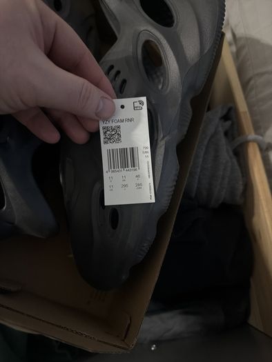 yeezy foam shoes