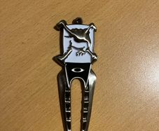 Pitch mark repair tool