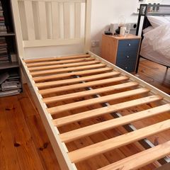 Single Bed (with optional free mattress)