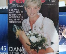 1999 Sunday People Magazine Diana the Smiling Princess
