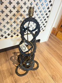 Horseshoe lamp