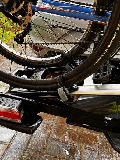 THULE VeloCompact 925 2-bicycle bike carrier