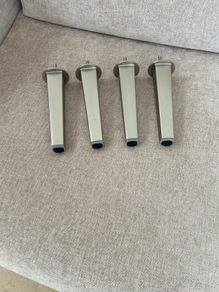 Couch legs (BoConcept)