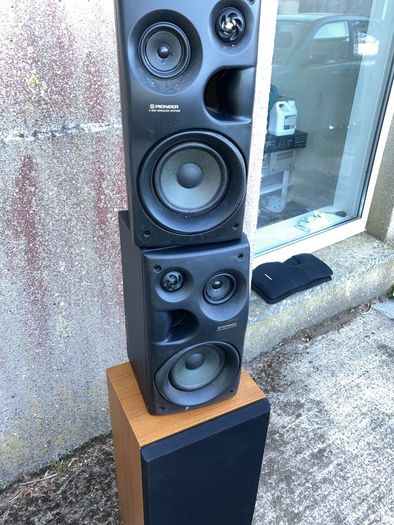 Pioneer 3 way bookshelf speakers