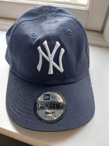 Infant cap, New Era, navy, excellent condition