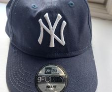 Infant cap, New Era, navy, excellent condition