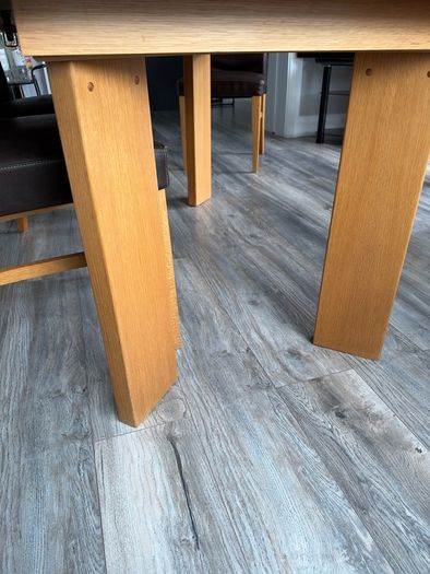 Oak extendable dining table + chairs