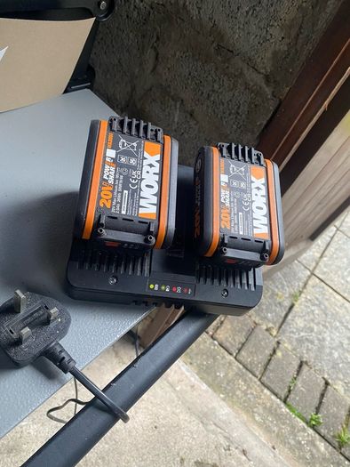 Worx lawnmower cordless (battery needed)