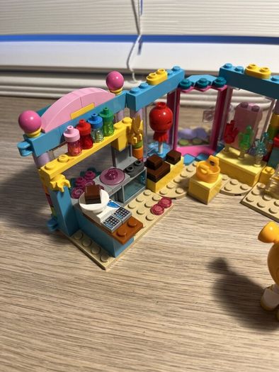 lego friends sweet shop