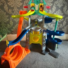 Fisher-Price Little People Take Turns Skyway Race Track with 2 Wheelies Cars