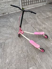 flicker 3 wheel scooter.