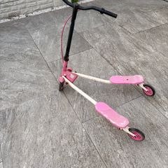 flicker 3 wheel scooter.
