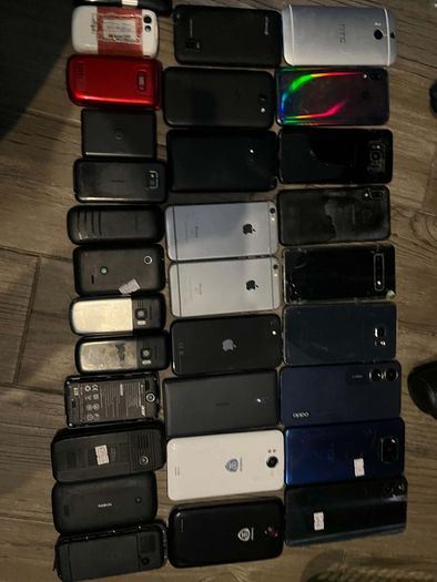 Lot of assorted mobile phones