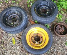 Trailer wheels with tyres