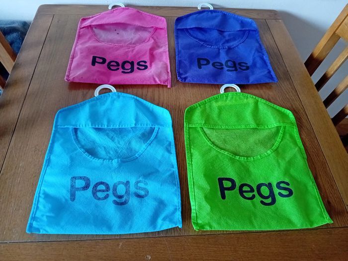 204 Pegs & Pegs Bags