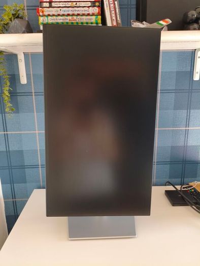 Dell monitor P2425H In very good condition (price negotiable)