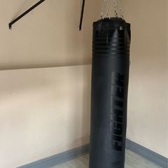 Fighter boxing bag (5ft heavy bag) +bracket