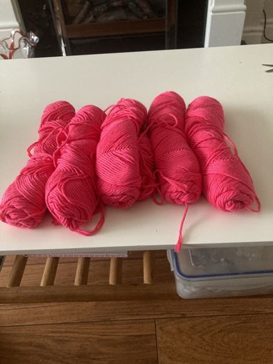Cerise pink cotton wool 250gms