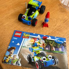 LEGO PIXAR DISNEY Toy Story: Woody and Buzz to the Rescue 7590