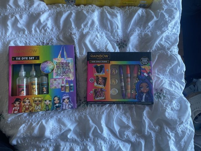 Rainbow High - Tie Dye set and Hair Chalk Studio