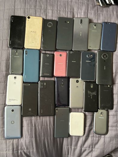 Bundle of 25 phones