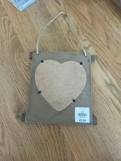 Live, Laugh, Love sign