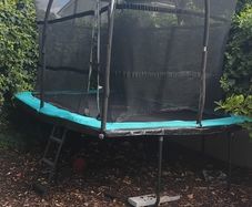 Trampoline 12ftx8ft