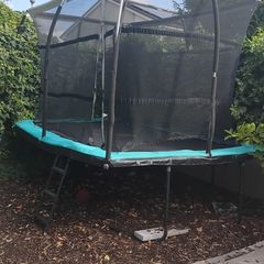 Trampoline 12ftx8ft