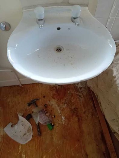 Armitage Shanks - Toilet and sink sets x 2
