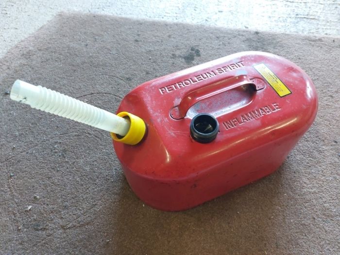 2 gallon steel petrol can