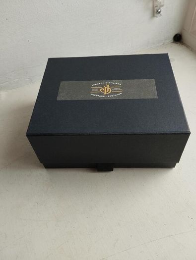 New Johnson Distillers Promotional Scotch Whiskey Box