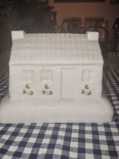 Donegal Parian China Cottage