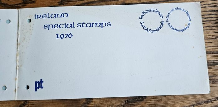 Ireland 1976 Stamp Booklet All Perfect Stamps