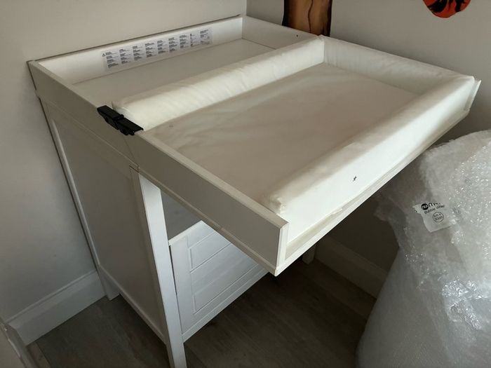 White Baby Changing Unit with Drawers & Changing Mat