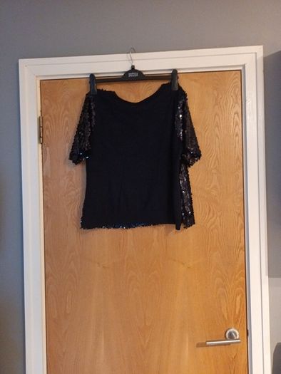 Primark  Navy  Sequins /Knit Top. S.16.    B.N.W.T.