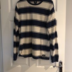 Vans long sleeved g shirt as new