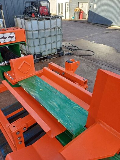 25 Ton Tractor Log Splitter