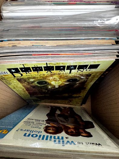 Marvel & DC Long Comic Box w 300 comics for Sale